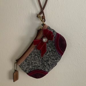 VINTAGE COACH WRISTLET